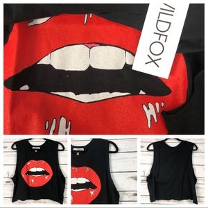 NWT Wildfox M Medium oversized lips mouth kiss crop shirt